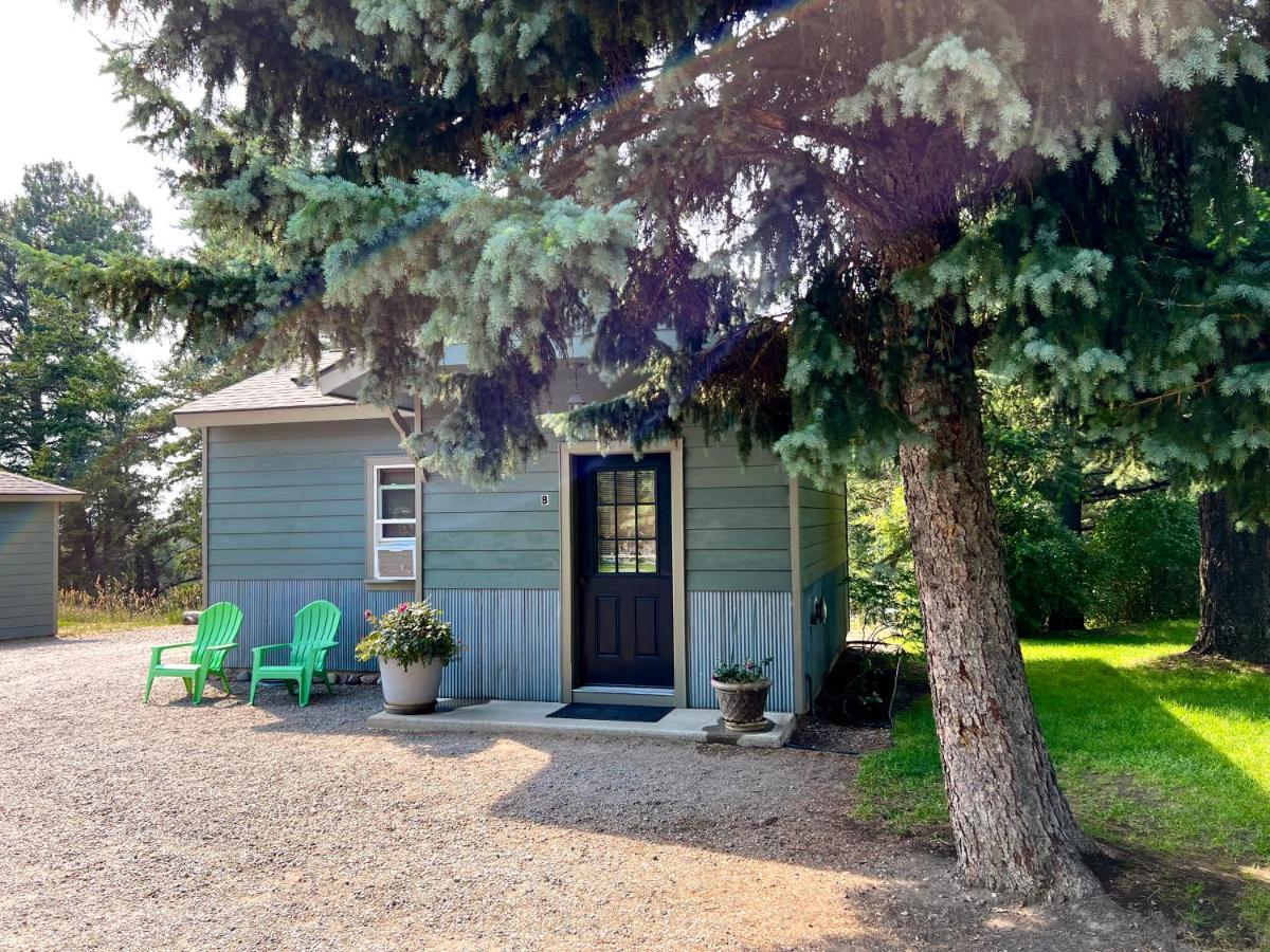 Glacier'S Edge Cabins Columbia Falls Bagian luar foto