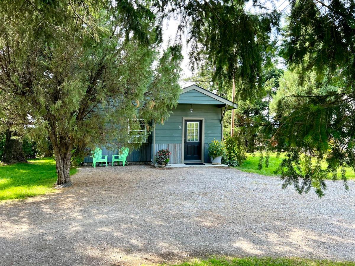 Glacier'S Edge Cabins Columbia Falls Bagian luar foto